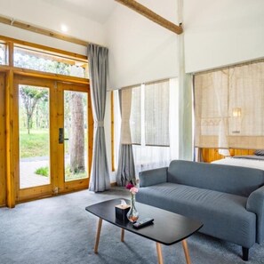 夏院套房 (仅限中宾) | 起居区