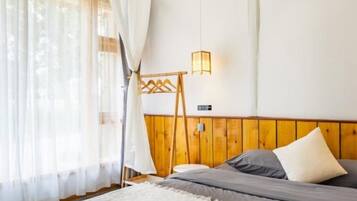 Free WiFi, bed sheets