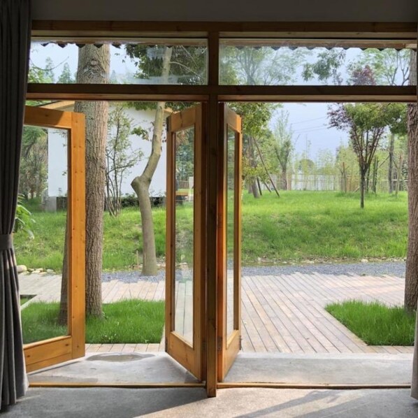 夏院套房 (仅限中宾) | 起居区