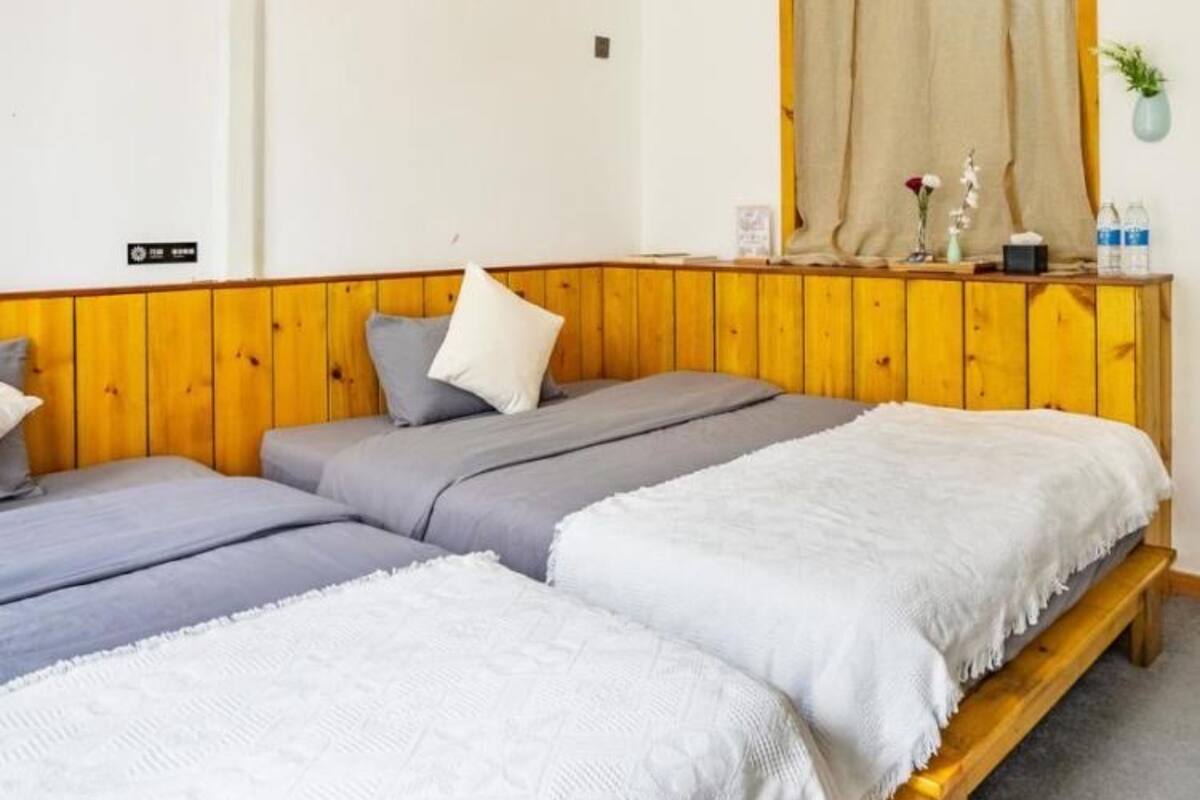 Standard Twin Room (Mainland Chinese Citizen Only) | Wi-fi percuma, cadar katil 