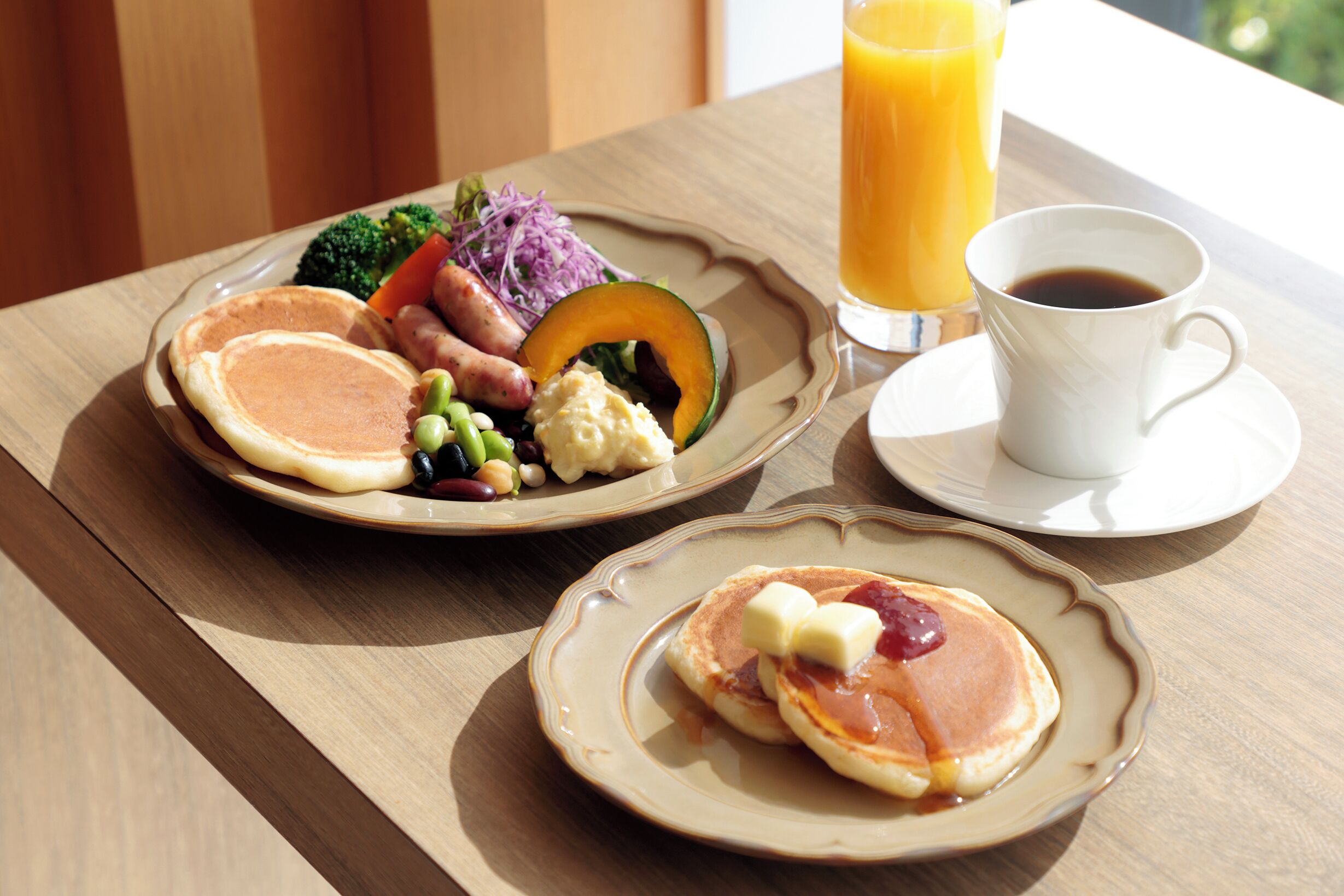 朝食 (ビュッフェ)、毎日提供 (有料)