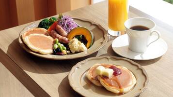 Daily buffet breakfast for a fee