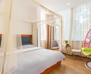 Gallery Room (Mainland Chinese Citizen Only) | Dihias secara berasingan, meja, Wi-fi percuma 