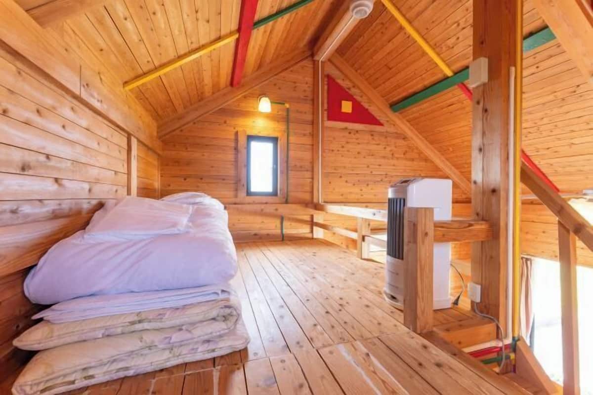 In-room safe, desk, free WiFi, bed sheets