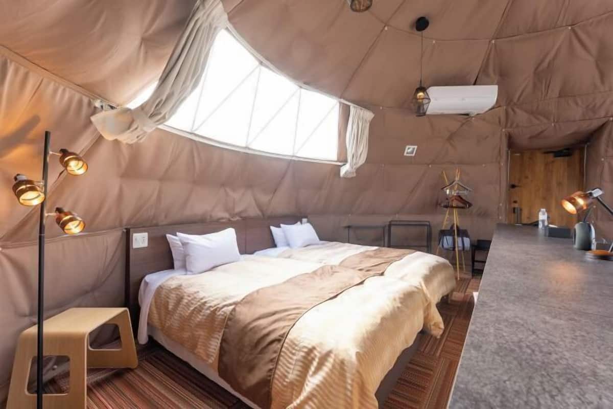 In-room safe, desk, free WiFi, bed sheets