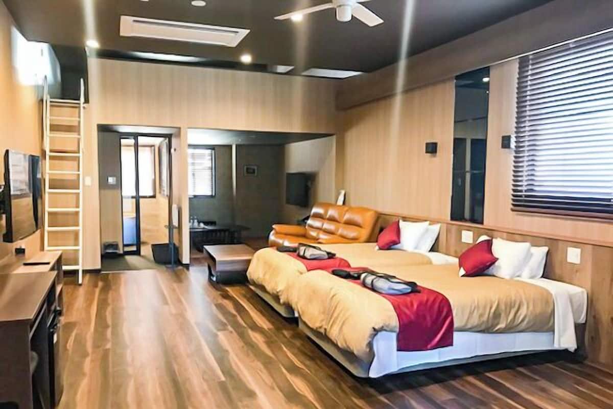 In-room safe, desk, free WiFi, bed sheets
