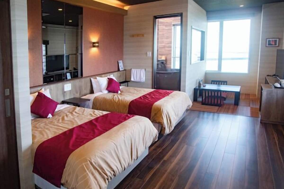 In-room safe, desk, free WiFi, bed sheets