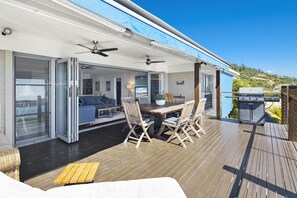 House, 4 Bedrooms | Terrace/patio