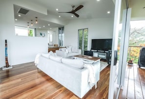 House, 3 Bedrooms | Living area