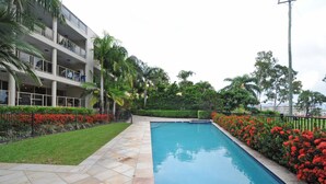 Outdoor pool - Le Jarden Penthouse - Airlie Beach (Airlie Beach)