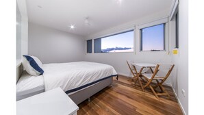 House, 3 Bedrooms - Oleander Holiday Home - Airlie Beach (Airlie Beach)
