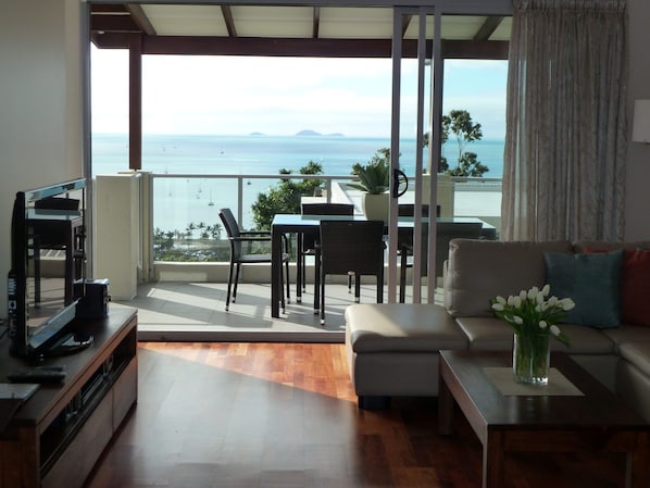 Apartment, 1 Bedroom | Living area