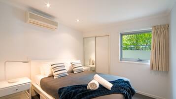 Apartment, 3 Bedrooms | 3 bedrooms, iron/ironing board, free WiFi, bed sheets