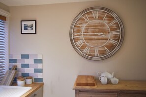 Interior - Spyglass 1708 (Whitby)