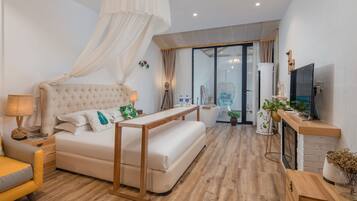 Classic Double Room -7(Mainland-Chinese Citizen Only) | Blackout drapes, free WiFi, bed sheets