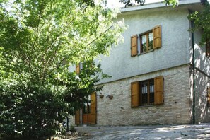 Exterior - Farmhouse in Fano with Pool & Adriatic Views (Montemaggiore al Metauro (PU))