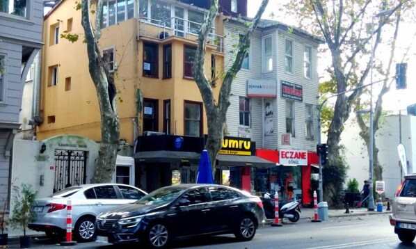 Front of property - Murat House (Sariyer)