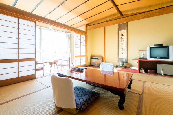 Japanese Style Room For 4 People | Free WiFi