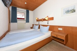 2 Schlafzimmer, Reisekinderbett, WLAN