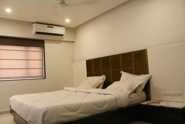 Room - Mahesh Hotel (Morbi)