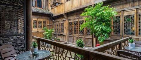 Deluxe Twin kamer | Een bureau, verduisterende gordijnen, gratis wifi