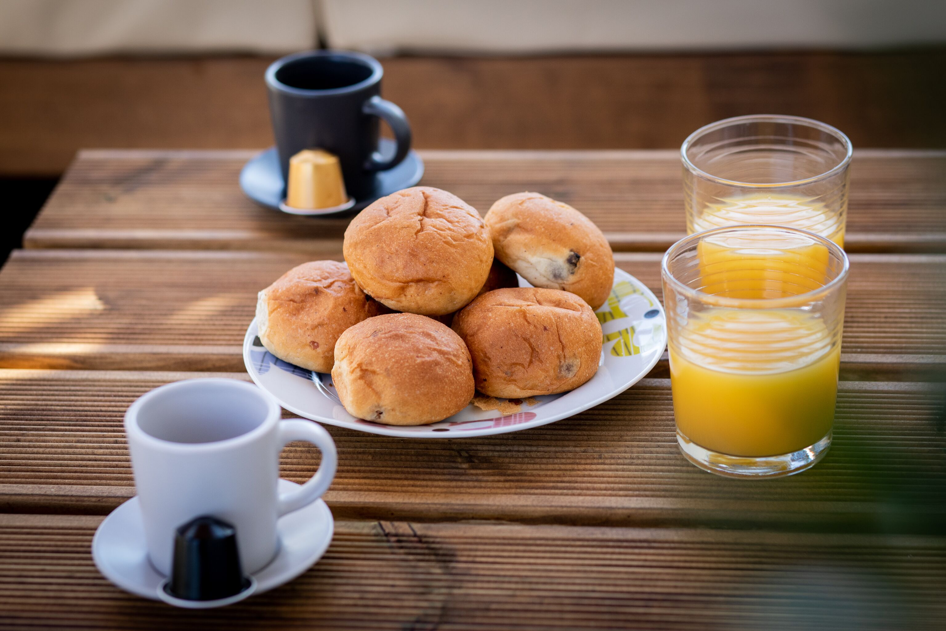 daily continental breakfast (eur 8 per person)