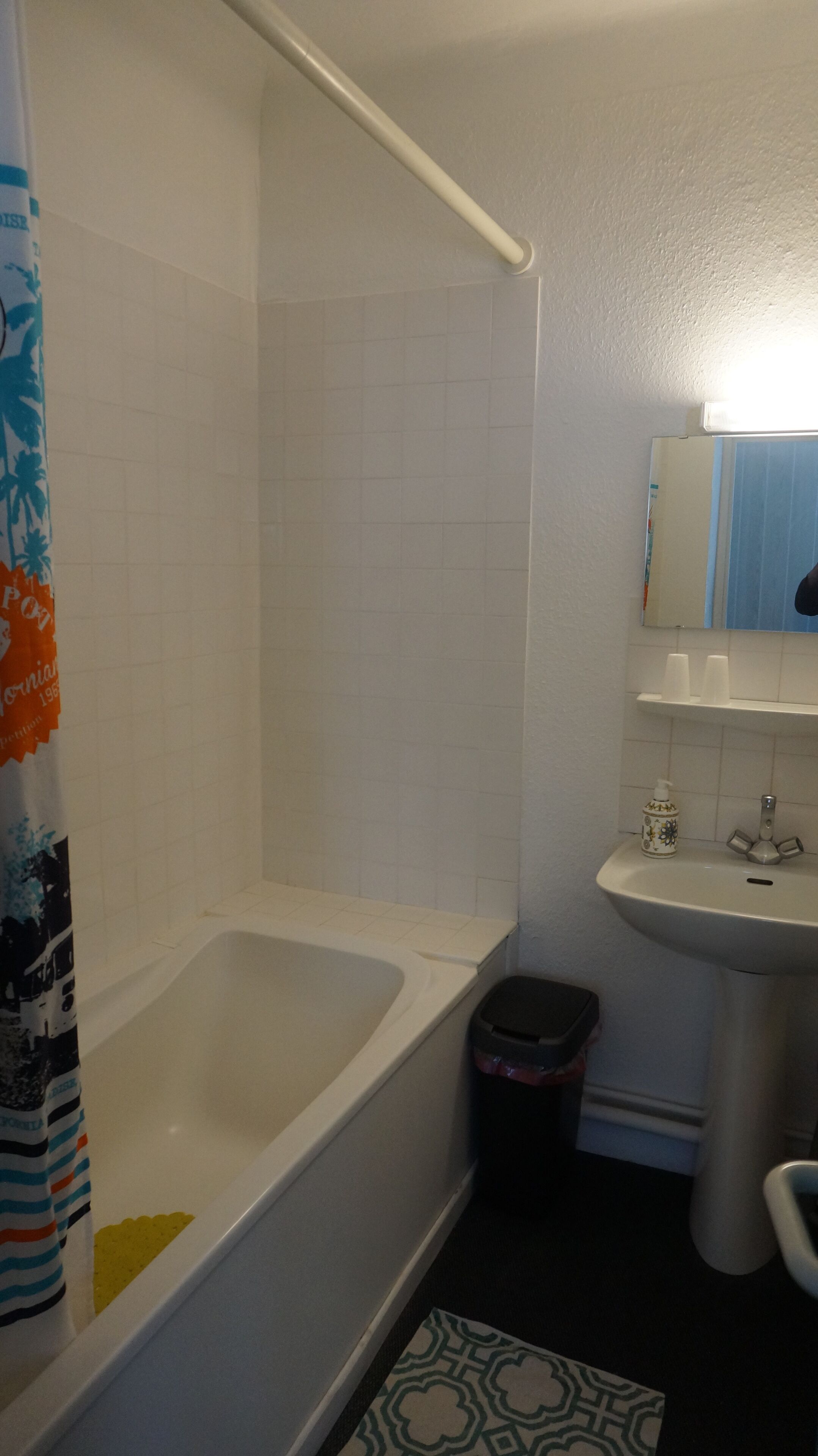 quadruple room | bathroom | shower, free toiletries, towels, soap