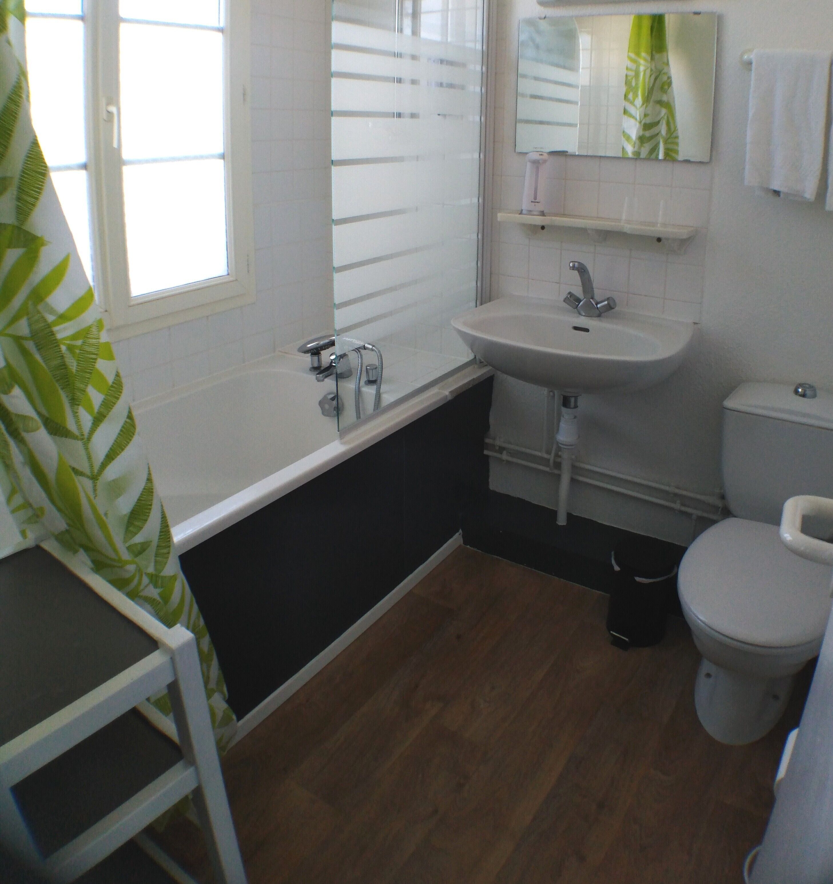 double room, balcony | bathroom | shower, free toiletries, towels, soap