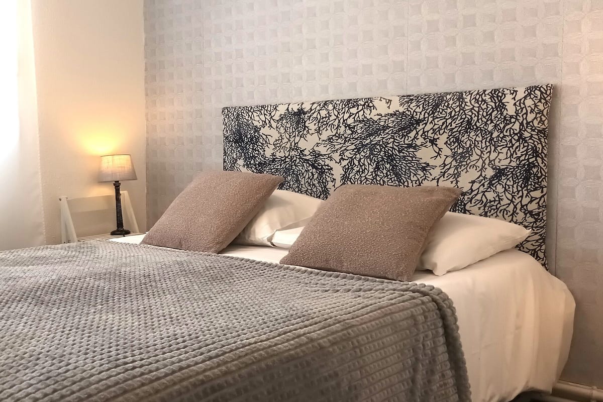 Dobbeltværelse (1st floor) | Pengeskab på værelset, individuelt design, individuel indretning