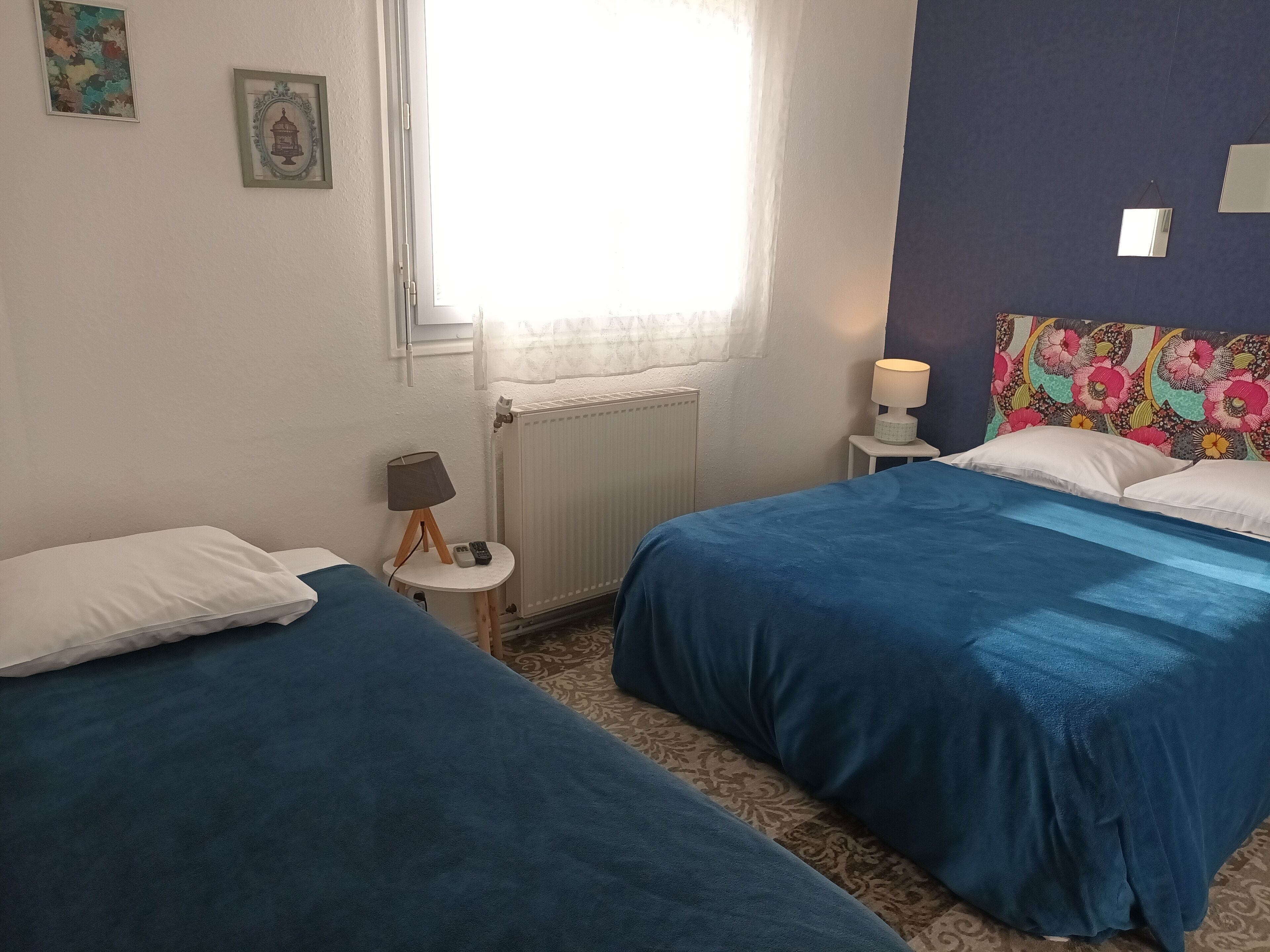 triple room | 1 bedroom, in-room safe, individually decorated, individually furnished