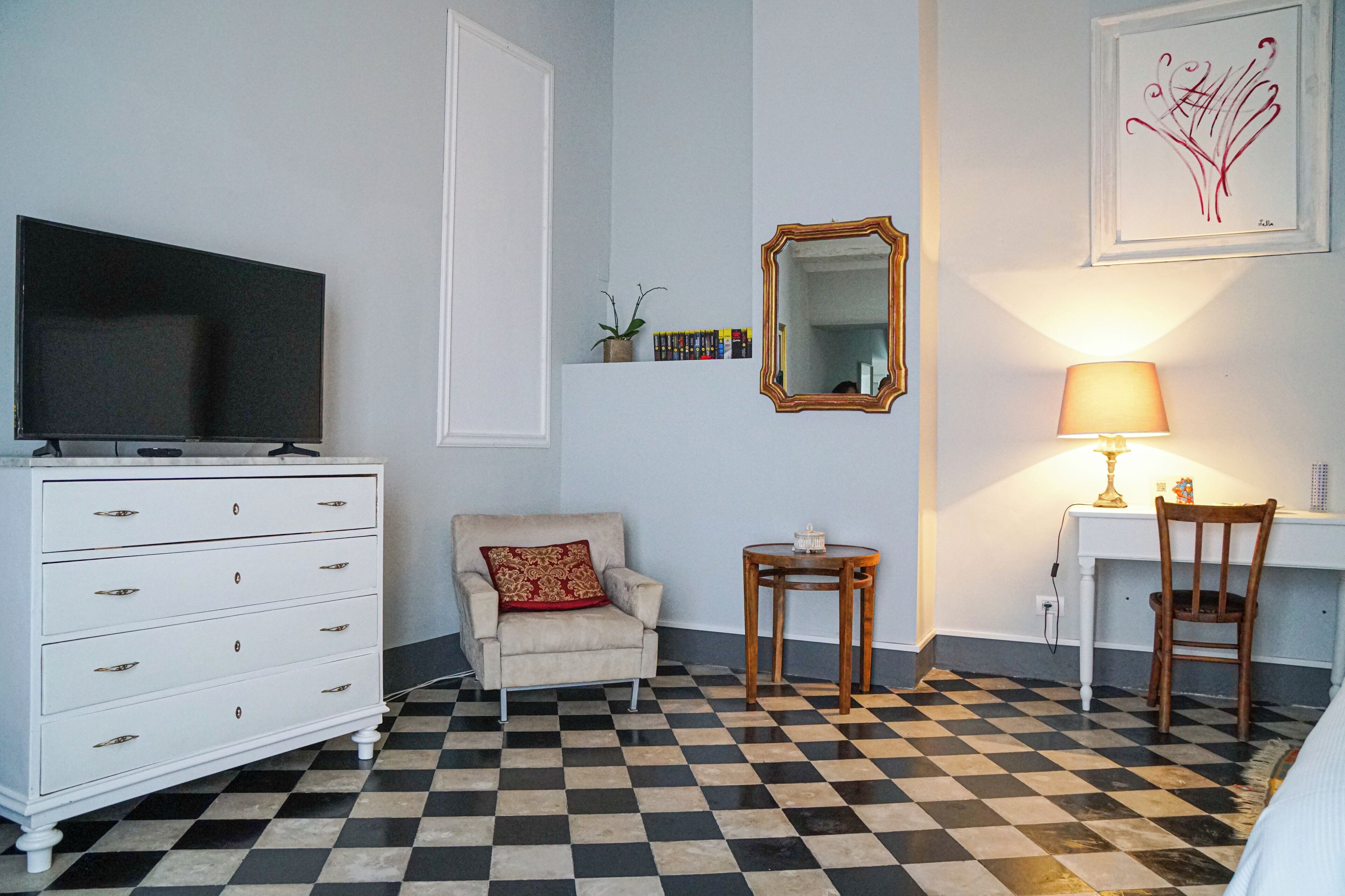 华丽客房, 1 张特大床, 城市景观, 塔楼 | 埃及棉床单、高档床上用品、羽绒被、记忆海绵床垫