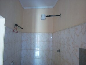 Double Room | Bathroom shower