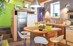 Fridge, microwave, dishwasher, coffee/tea maker