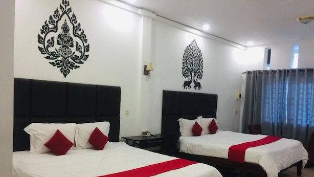 Desk, free WiFi, individually furnished - EZ Guesthouse (Phnom Penh)