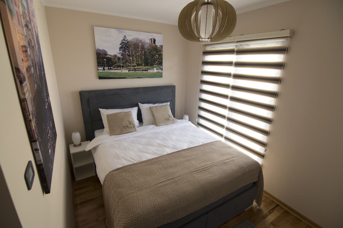 Double Room | WiFi (free), bed sheets