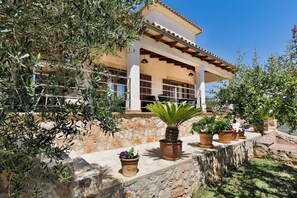 Property grounds - Vidal for 8 people, private pool and garden in Portopetro, A/C, Wi-Fi (Portopetro)