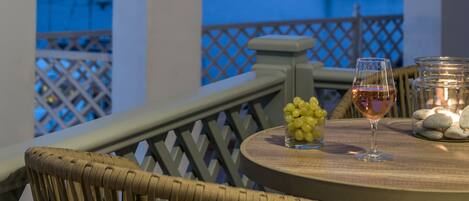 Departamento Deluxe, 2 habitaciones, vista al mar (Mini Pool- Hot Tub) | Vista del balcón