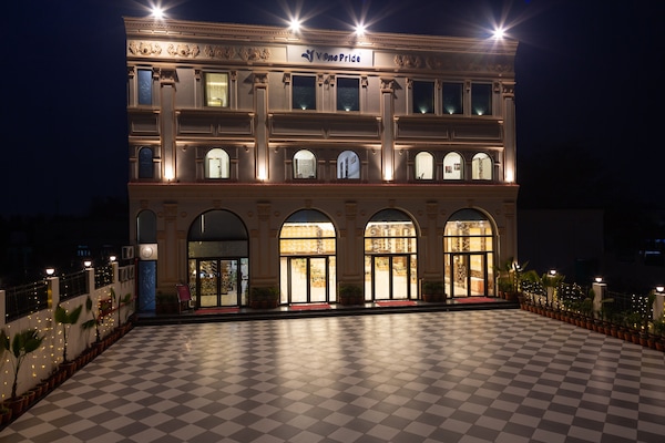 Front of property – evening/night