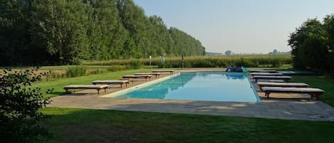 Außenpool (je nach Saison geöffnet)