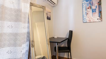 Yhden hengen huone | 5 makuuhuonetta, äänieristys, silitysrauta/-lauta, ilmainen Wi-Fi