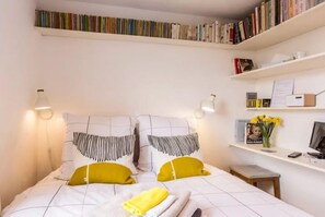 Phòng đôi, có phòng tắm riêng, quang cảnh vườn | Khu vực làm việc phù hợp cho laptop, màn/rèm cản sáng