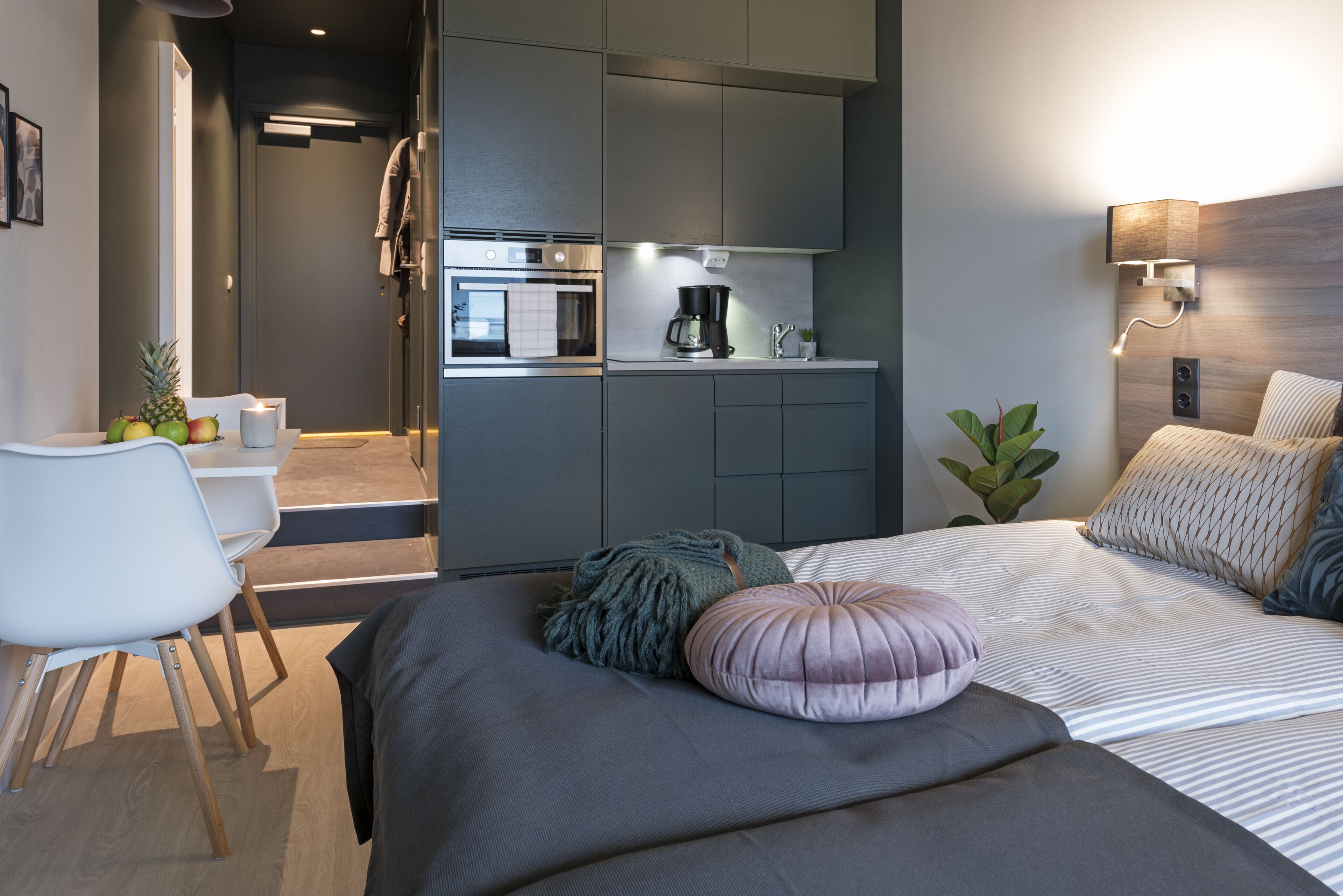 Cortinas opacas, tabla de planchar con plancha, wifi gratis