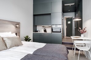 Réfrigérateur, micro-ondes dans l'espace commun