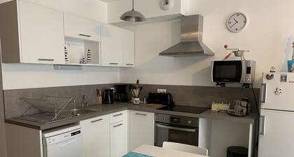 Charming Cottage Near Quend Beach: 2BR, Garden, Parking