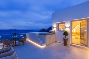 Luxury Studio Suite | Terrace/patio