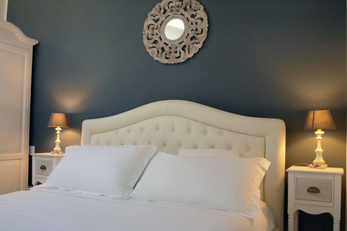 Business Double Room | Desk, blackout drapes, WiFi (free), individually decorated