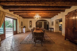 别墅 | 起居区 | 平板电视、打印机