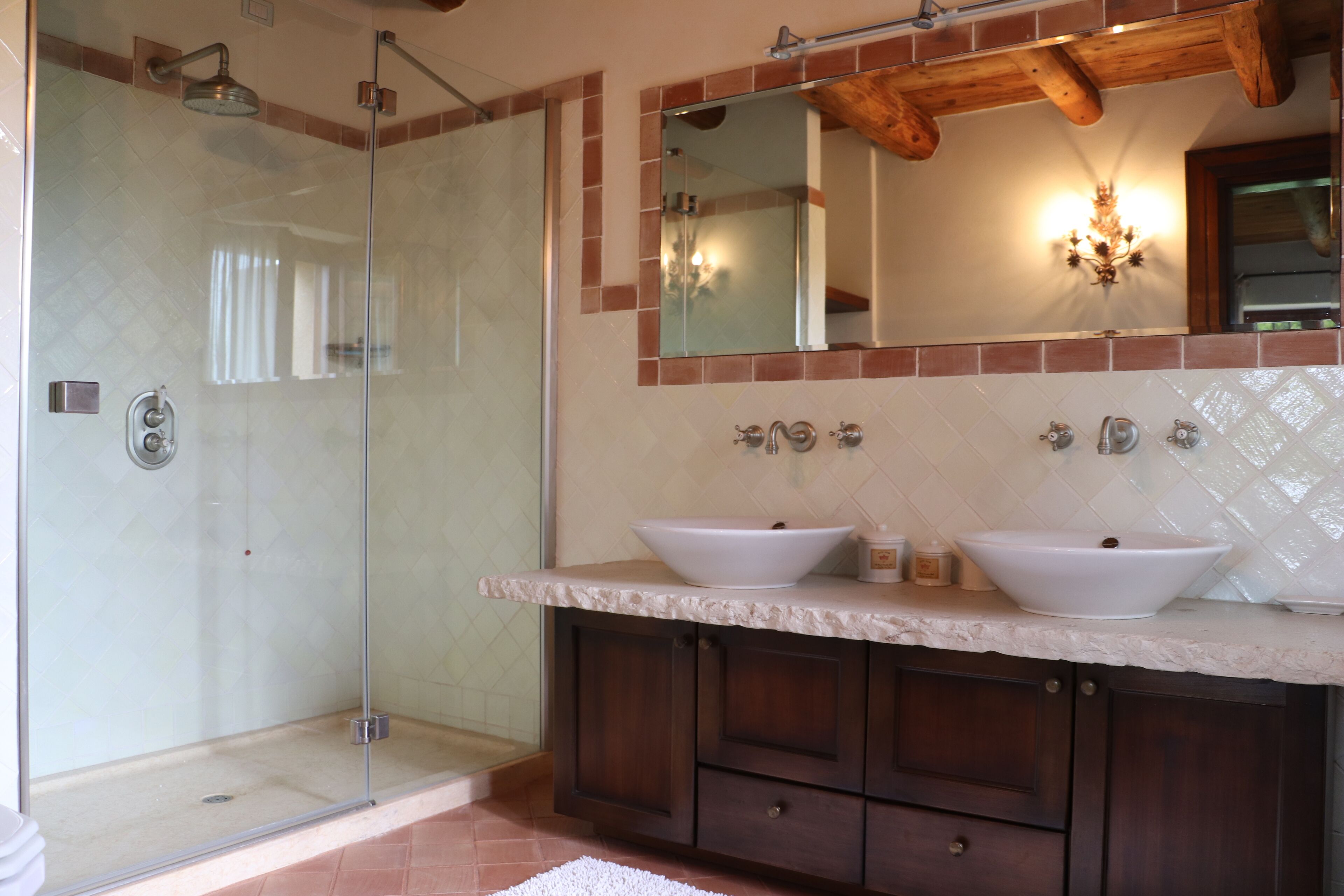 Villa | Bagno | Bidet, asciugamani, sapone, carta igienica