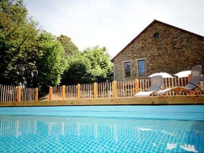 Seasonal outdoor pool, open 11:00 AM to 6:30 PM, pool umbrellas - Arc en Ciel Vacances (Troche)