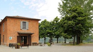 Unclassified image, 2 of 37, button - La Finestra sul Po Agriturismo (Monticelli d'Ongina)